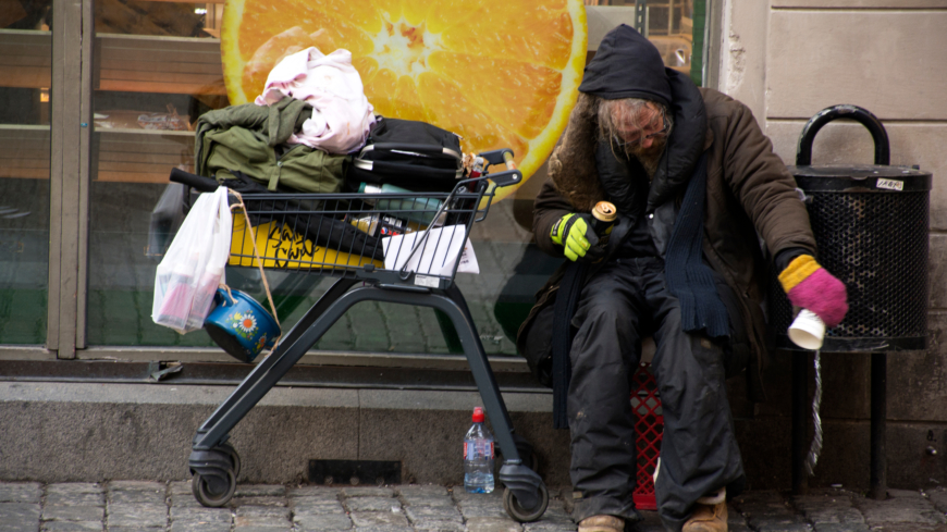 Bland äldre och svaga lever många som fattigpensionär eller faktiskt inte har något hem, säger Jeanette Höglund. Foto: Shutterstock